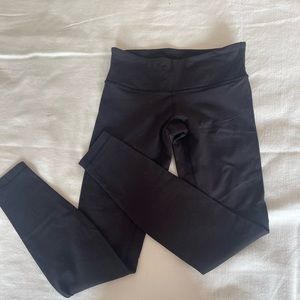 Lululemon low wasted leggings size 6 black